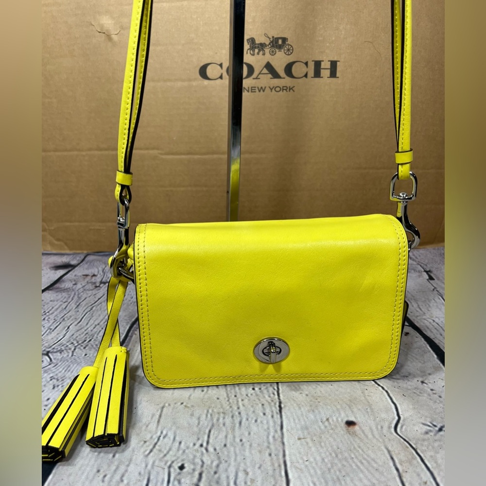 Coach 19914 Legacy Leather Shoulder Penny  Purse Sunny☀️YELLOW!😎Nice Cond!